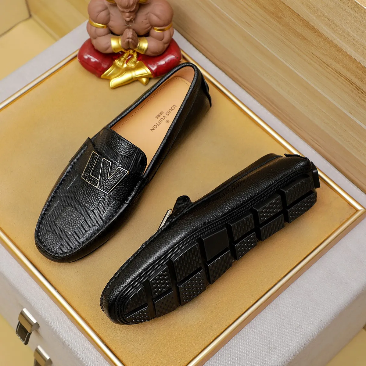Men's shoes 💰360 💰 LV Louis Vuitton's top-quality Peaches men's shoes 💯Original copy of the official website, the upper is made of imported official website 1:1 material ❌Italian 🇮🇹 cowhide surface, imported pigskin lining. It’s definitely not made with ordinary craftsmanship, it’s the model used by celebrities! The factory’s craftsmanship is designed to create the most perfect shoes for trendy men! Colors available! 38-44 yards
